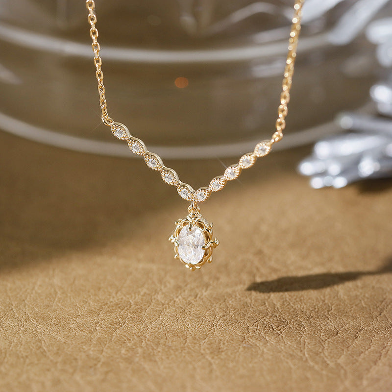 Vintage Oval Crown Moissanite Necklace