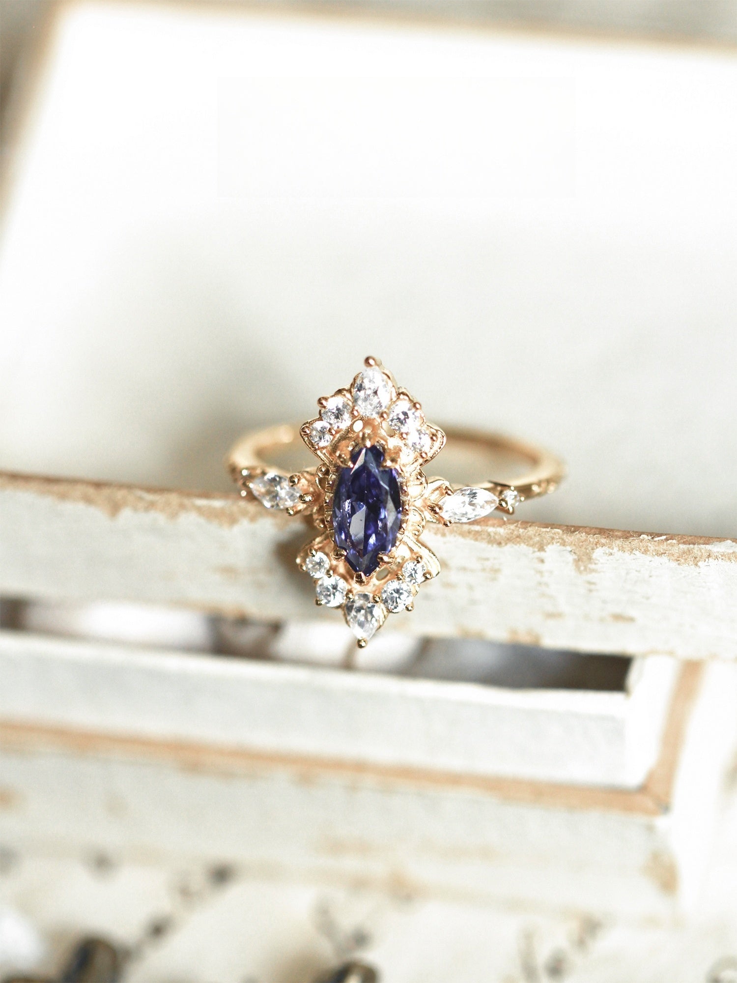 Vintage Tanzanite Starburst Ring
