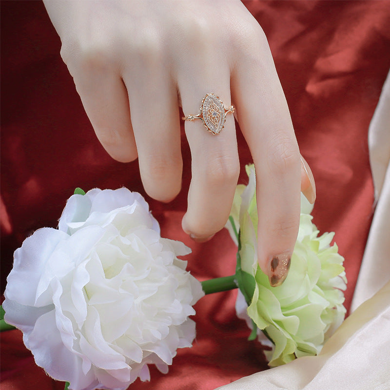 Regal Shell Vintage Ring