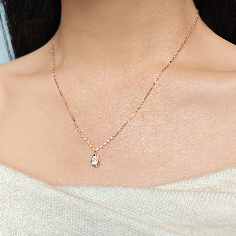 Vintage Oval Crown Moissanite Necklace