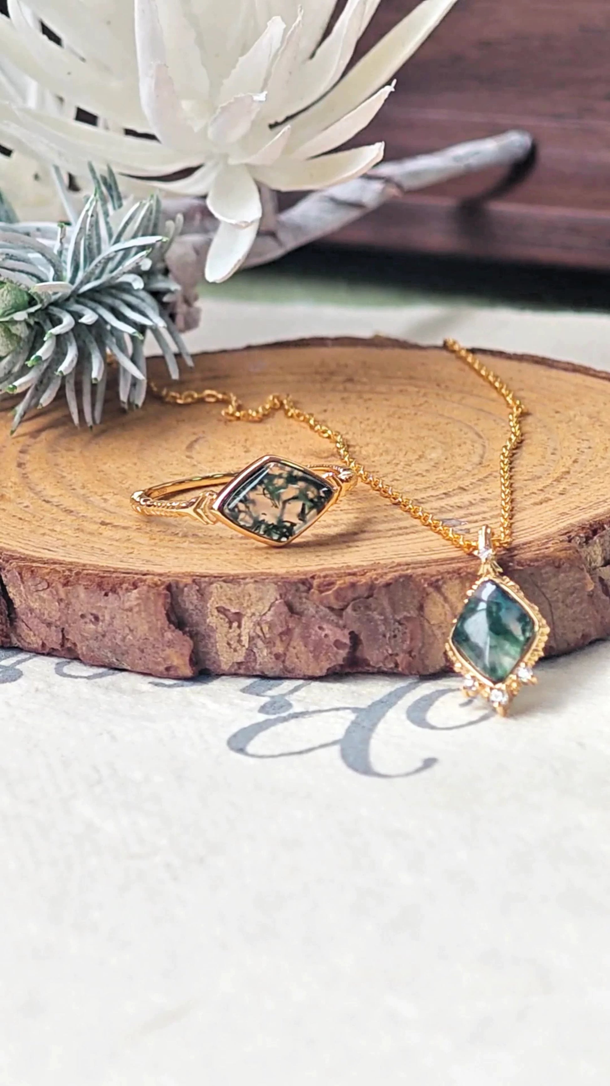 Nature’s Mirror Moss Agate Pendant/Necklace