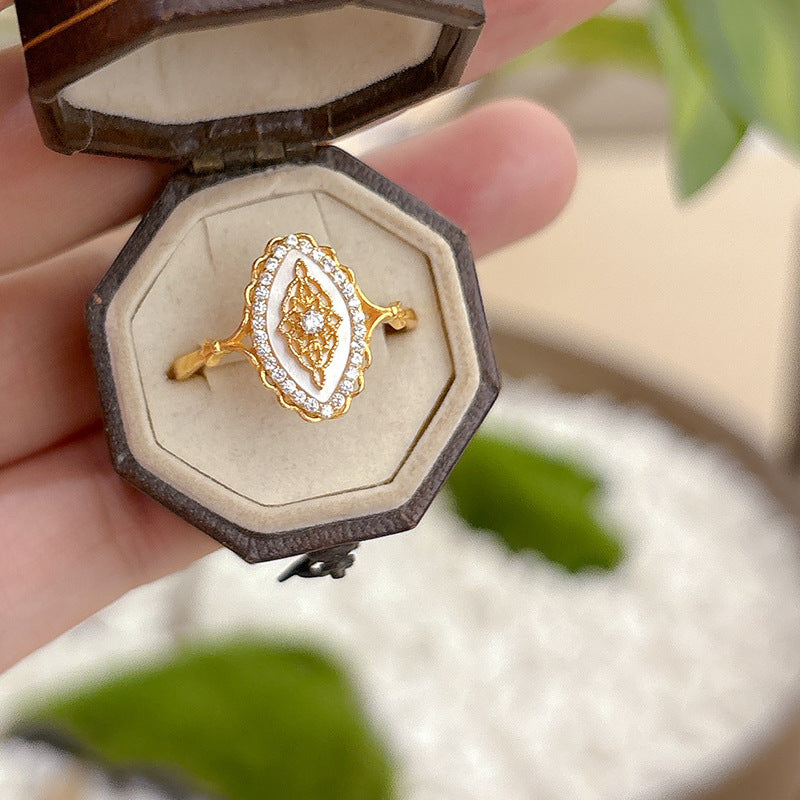 Regal Shell Vintage Ring
