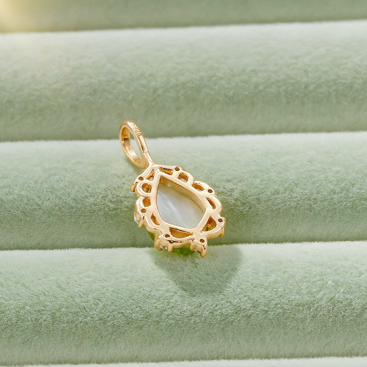 Vintage Grace Peridot Pendant