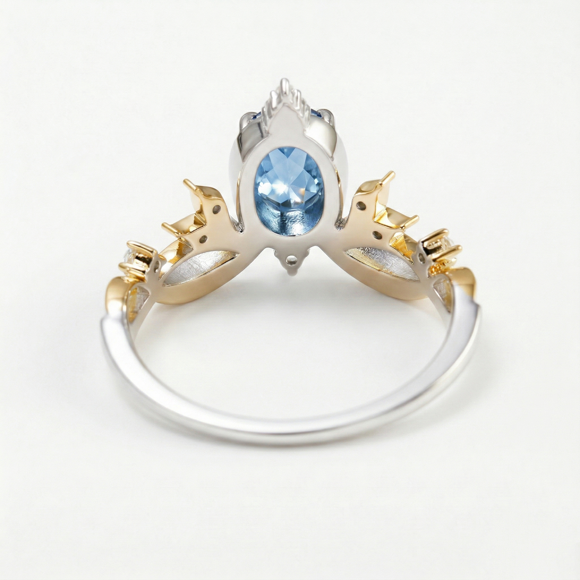 Anillo de Corona Celestial con Topacio Azul Londres