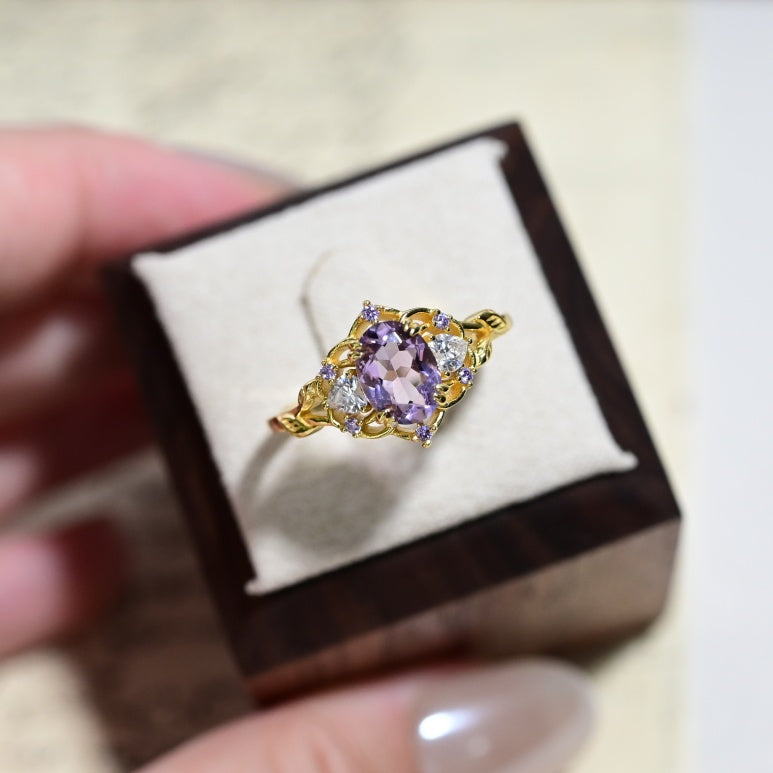 Vintage Oval Cut Amethyst Ring