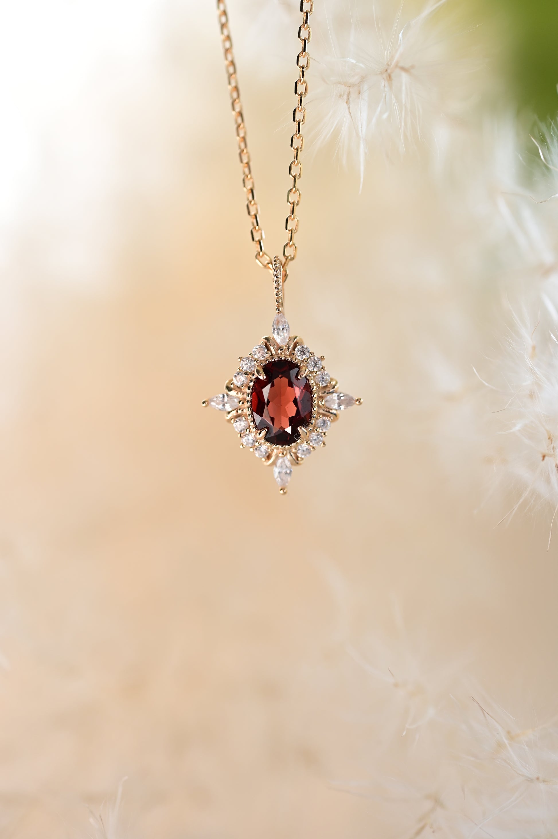 Vintage Halskette mit scharlachrotem Granatstein