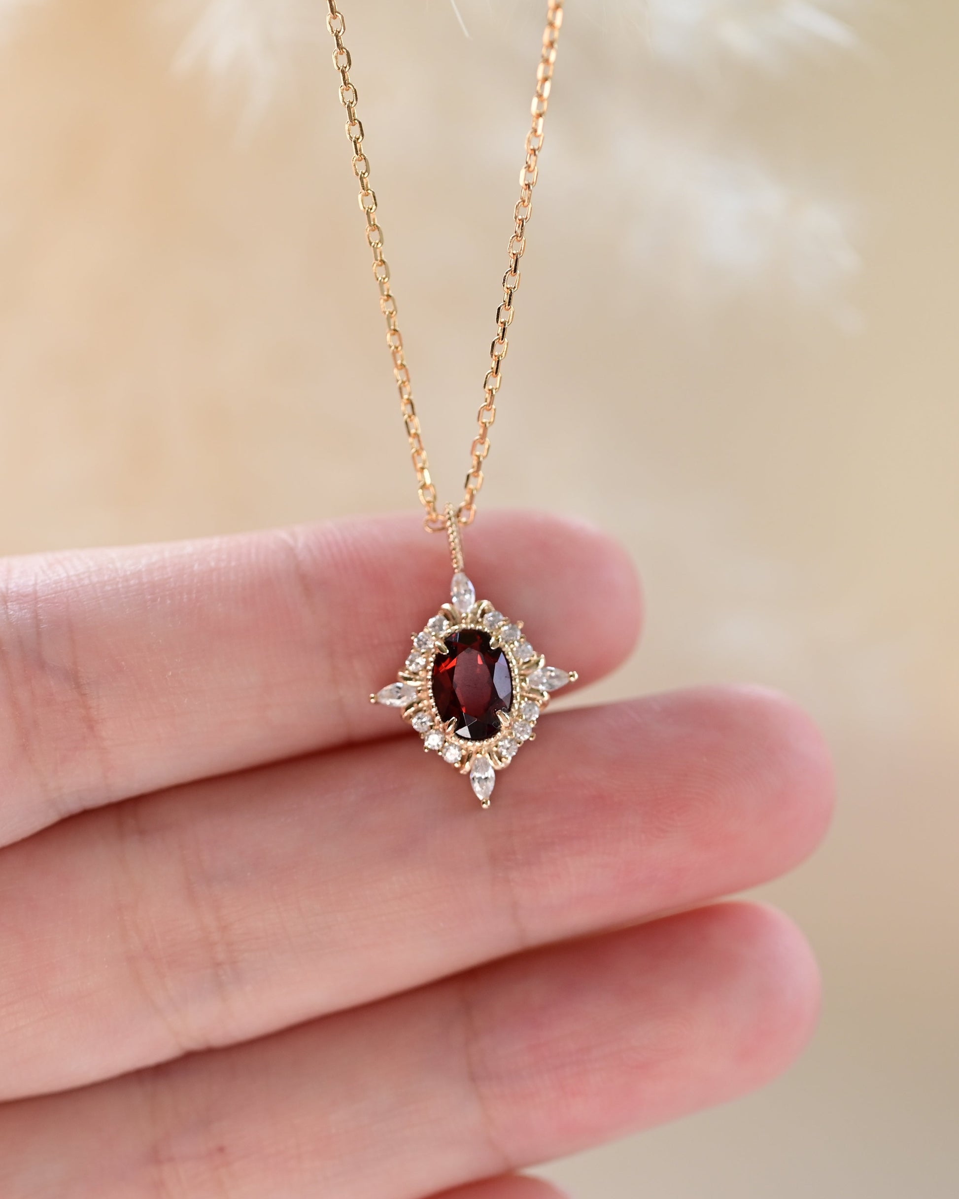 Vintage Halskette mit scharlachrotem Granatstein