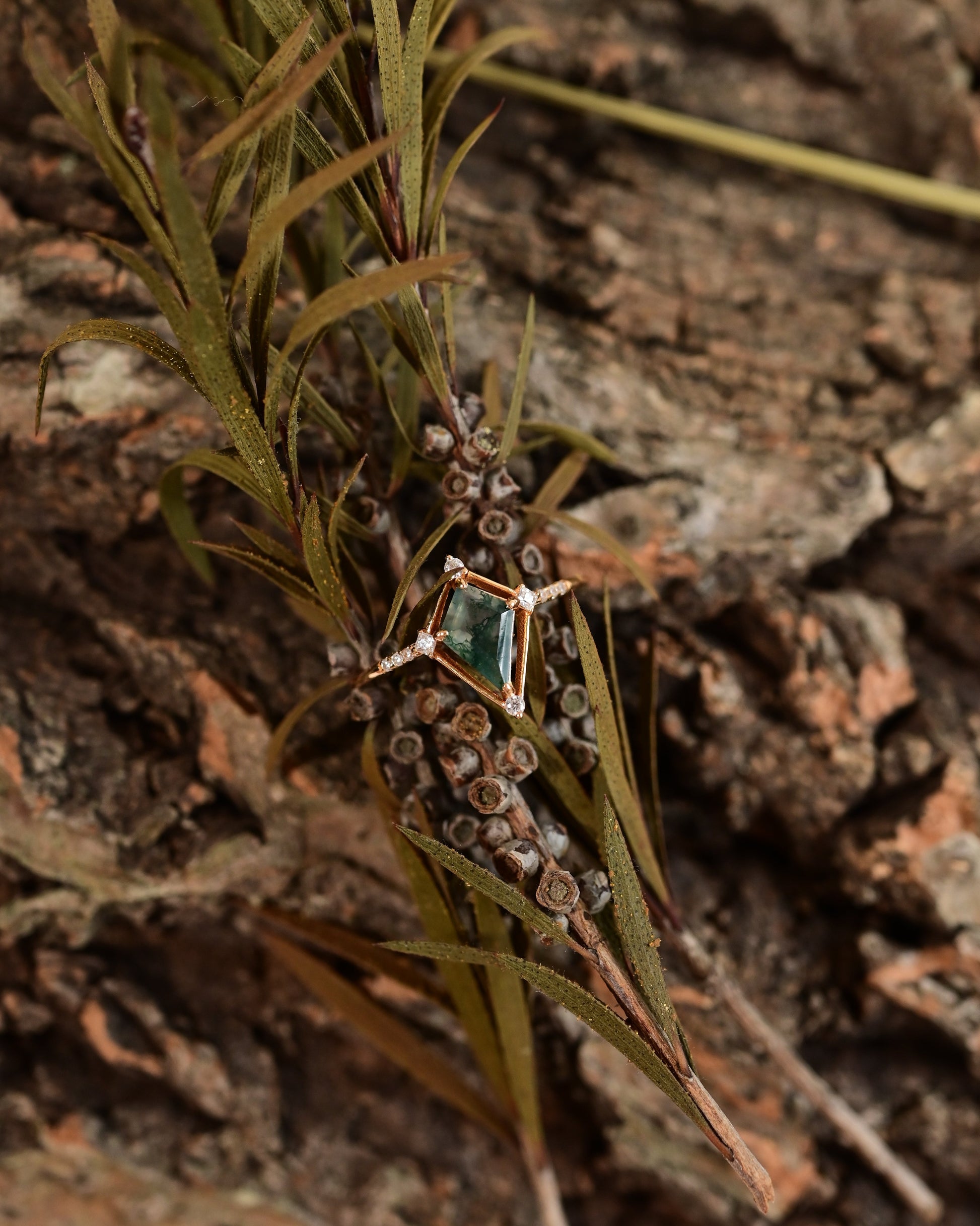 Verdant Kite-Cut Moss Agate Ring