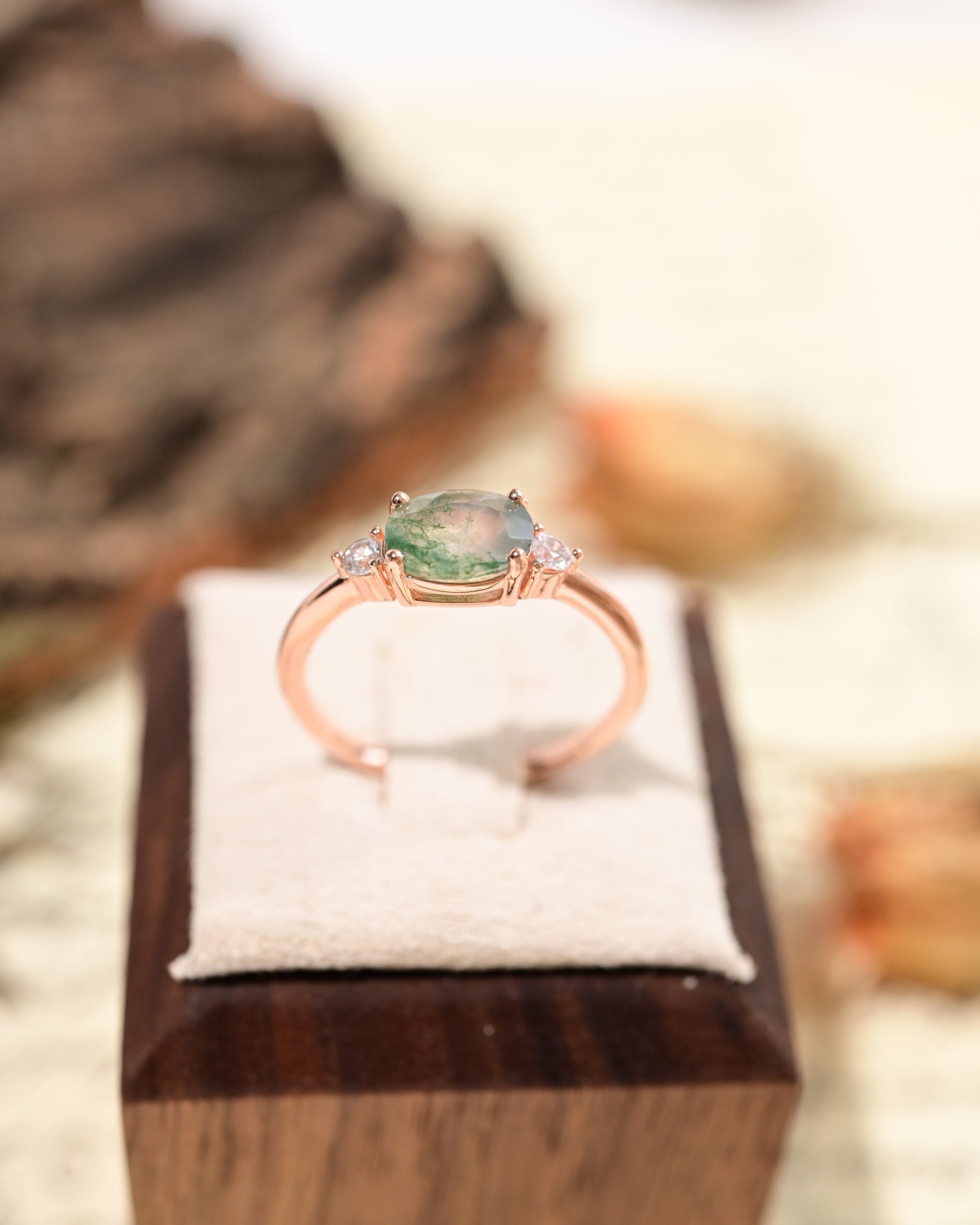 Anello trilogy con agata muschio ovale