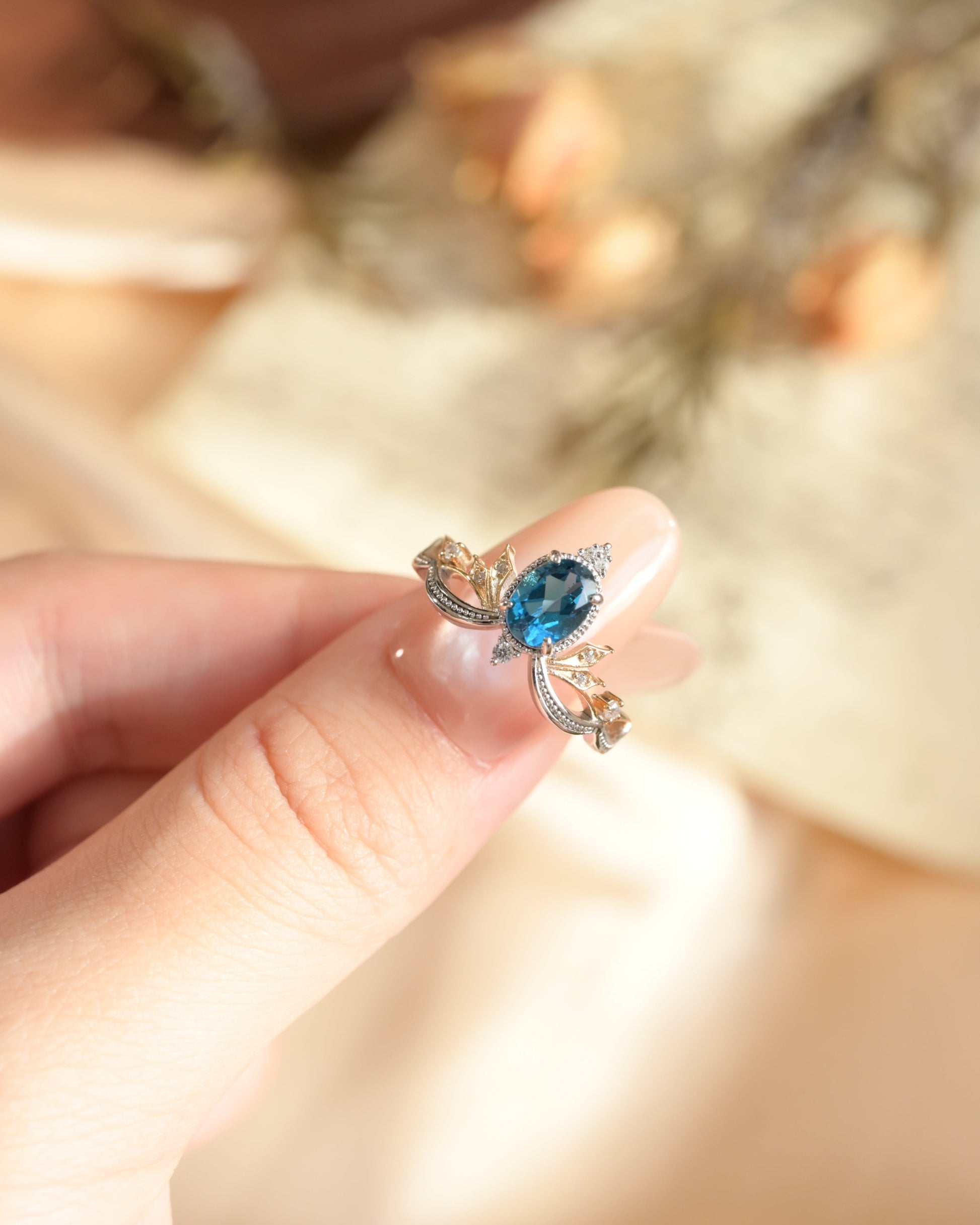 Himmlische Krone London Blau Topas Ring