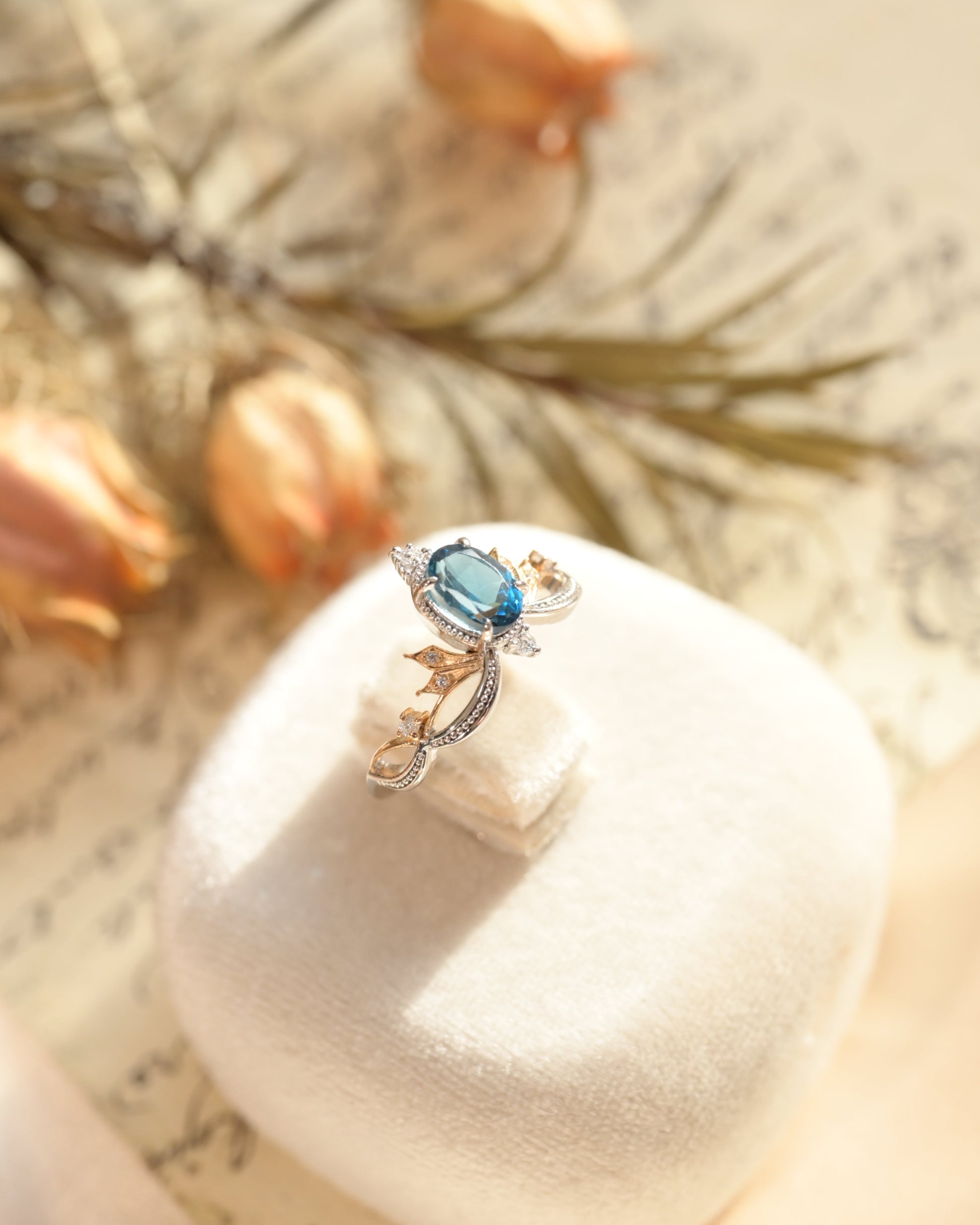 Himmlische Krone London Blau Topas Ring