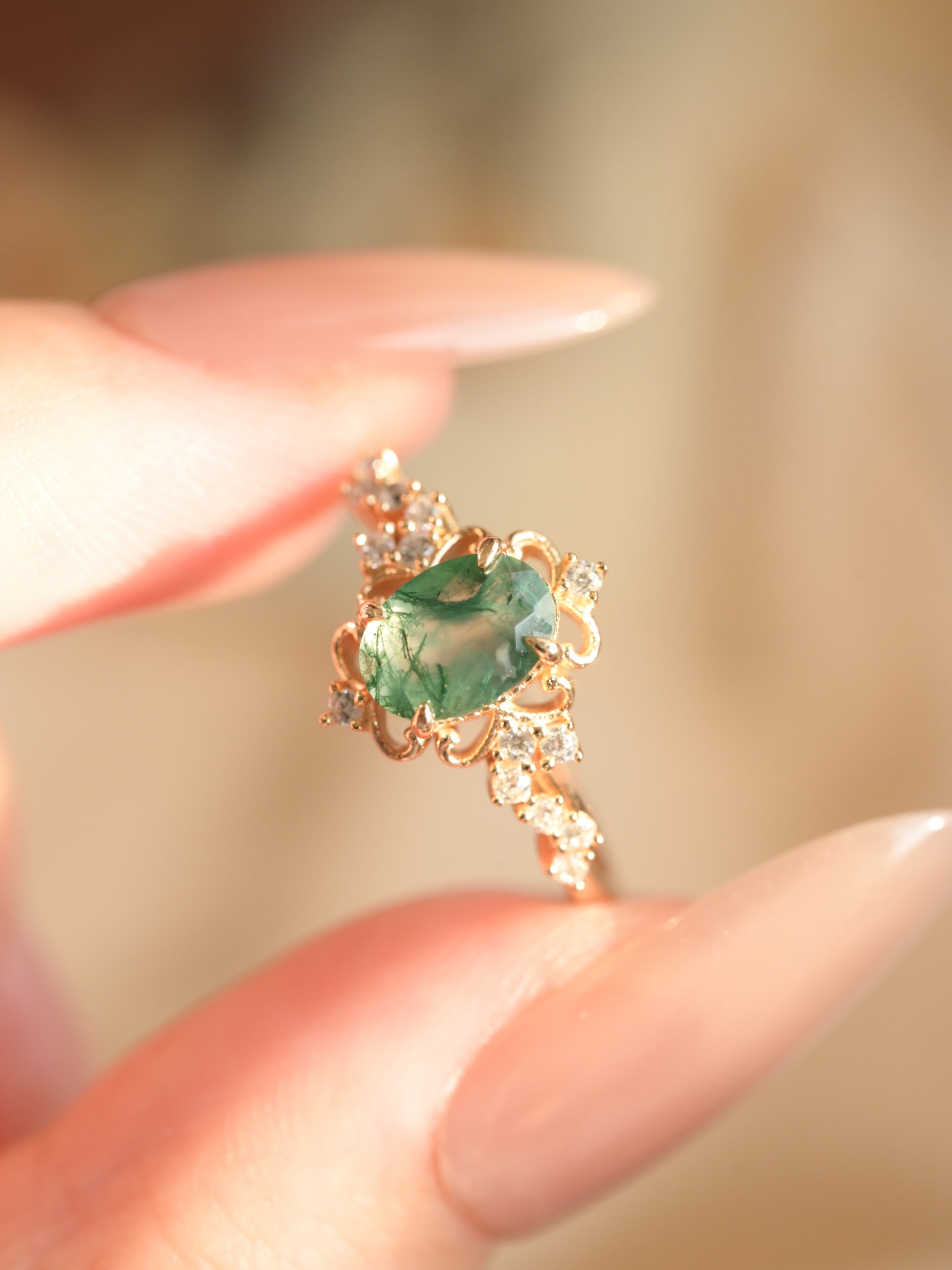 Vintage Oval Moss Agate Crown Ring