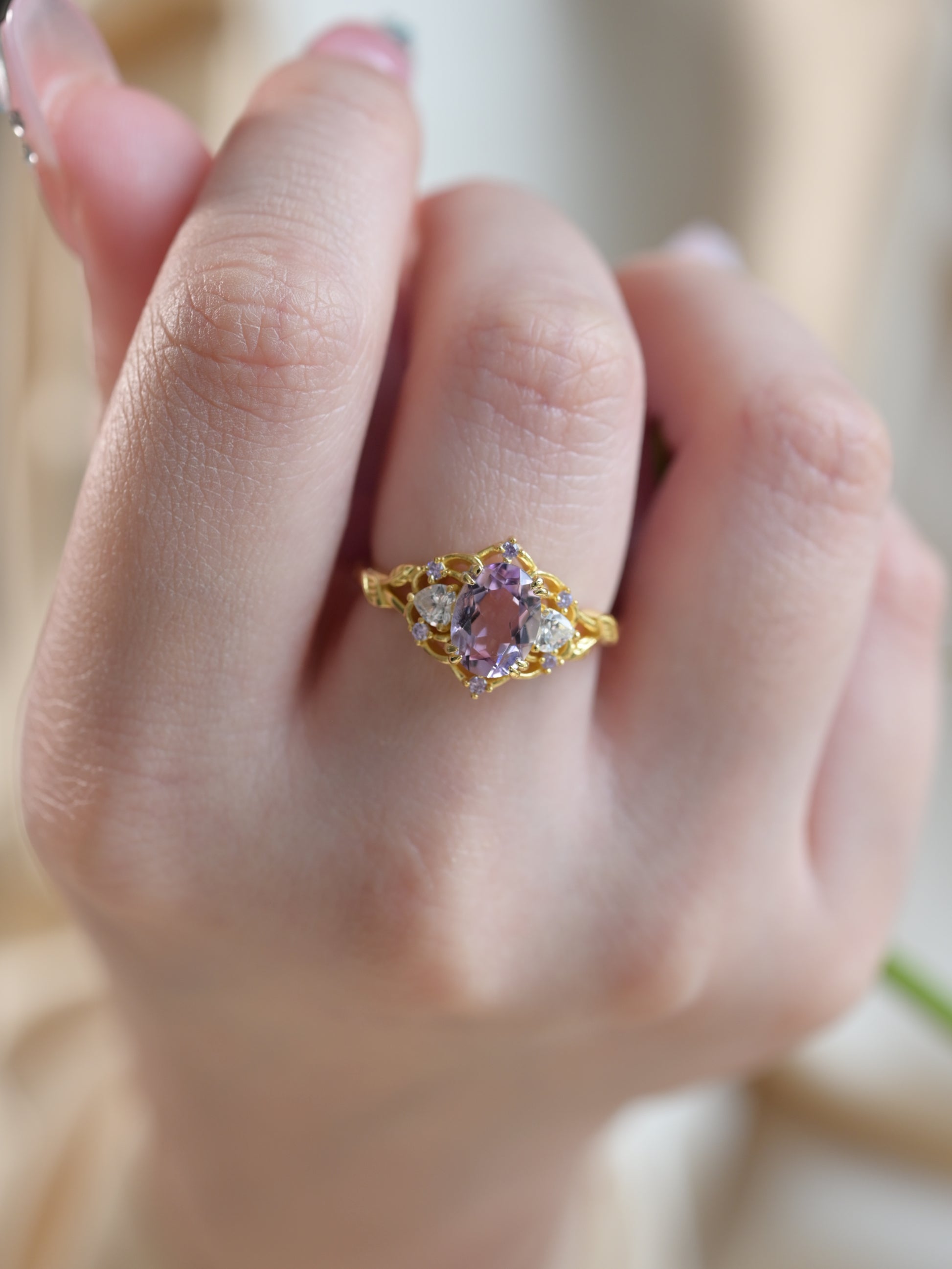 Anello vintage con ametista taglio ovale