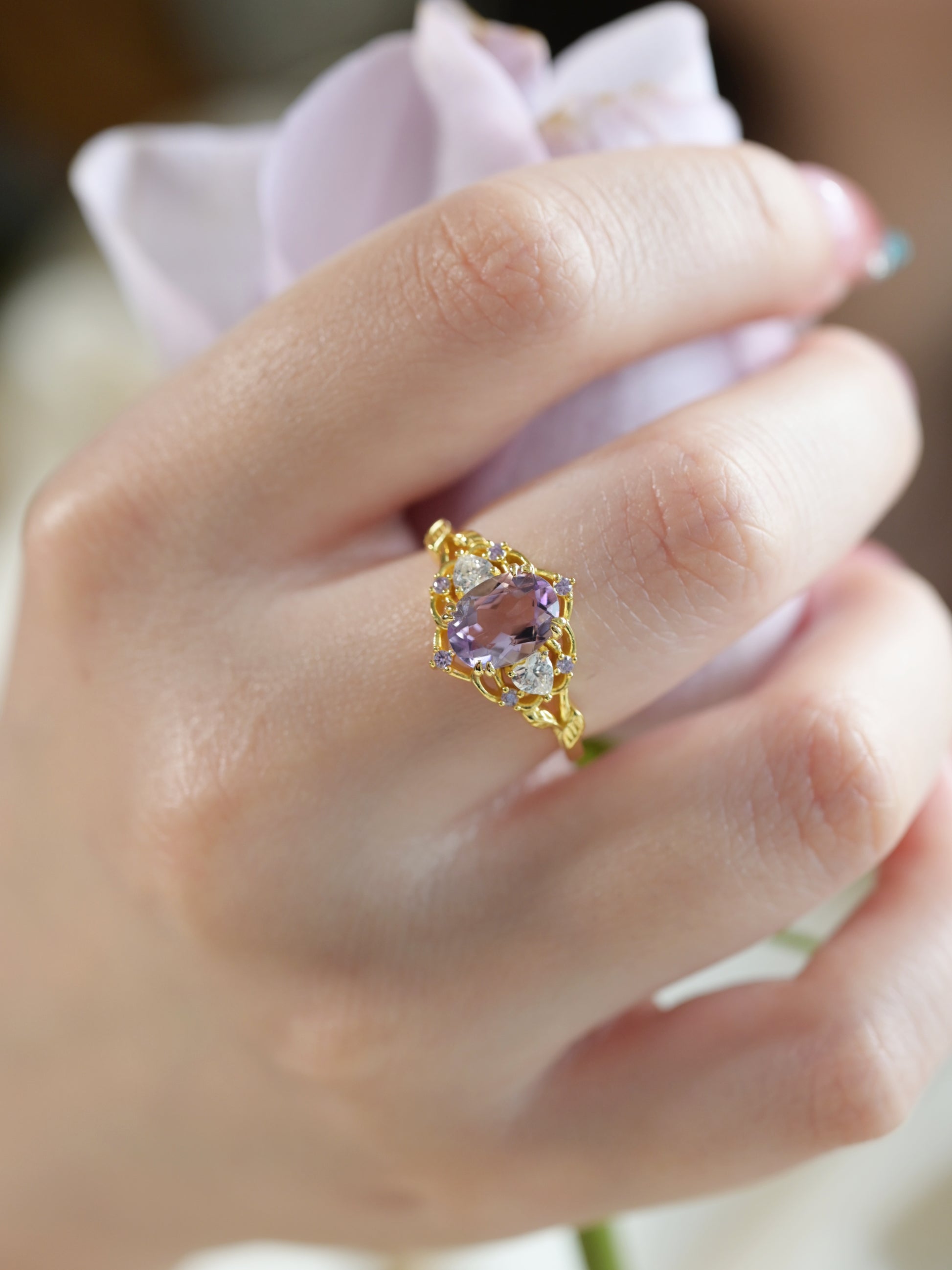 Anello vintage con ametista taglio ovale