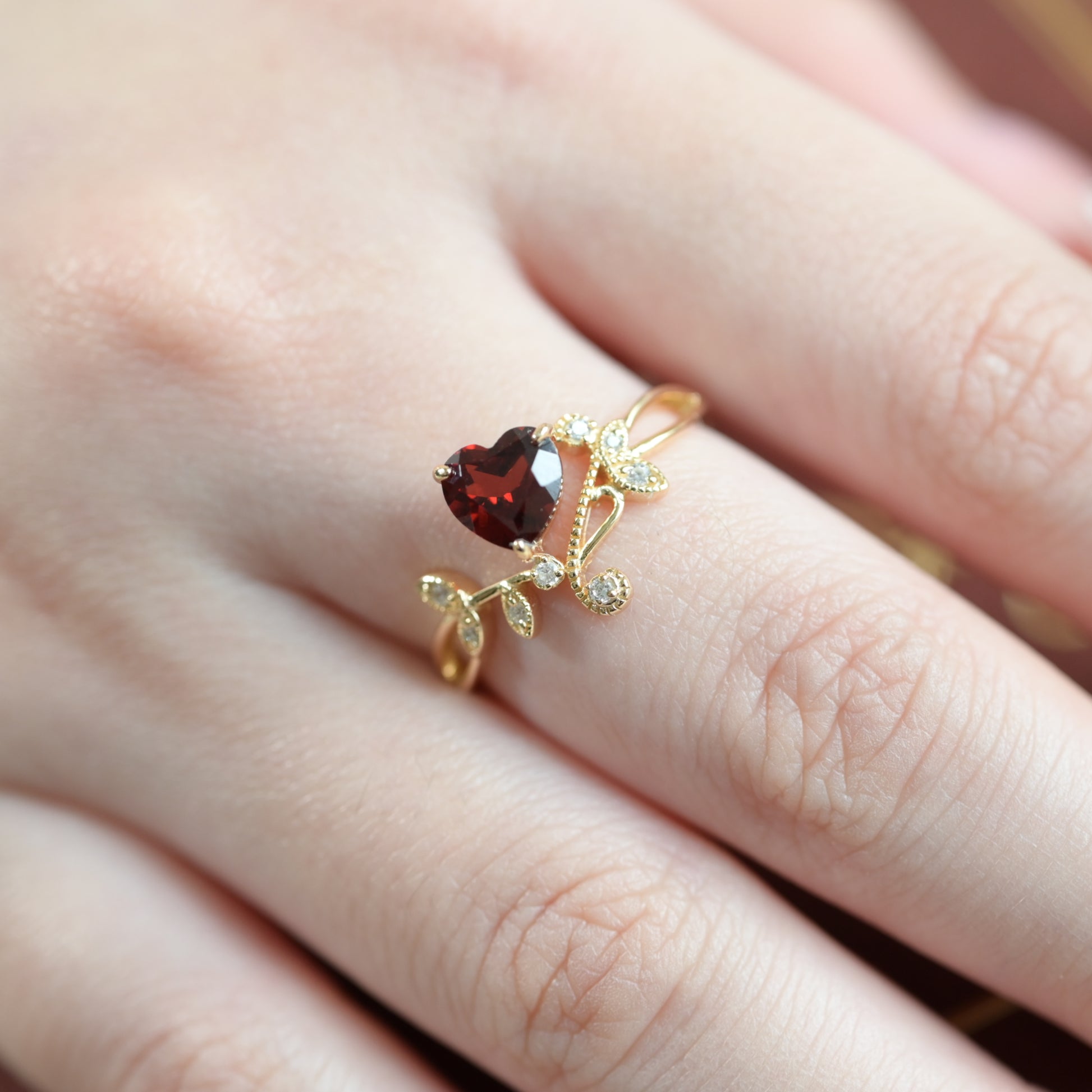 Anello in Granato Vite Cremisi