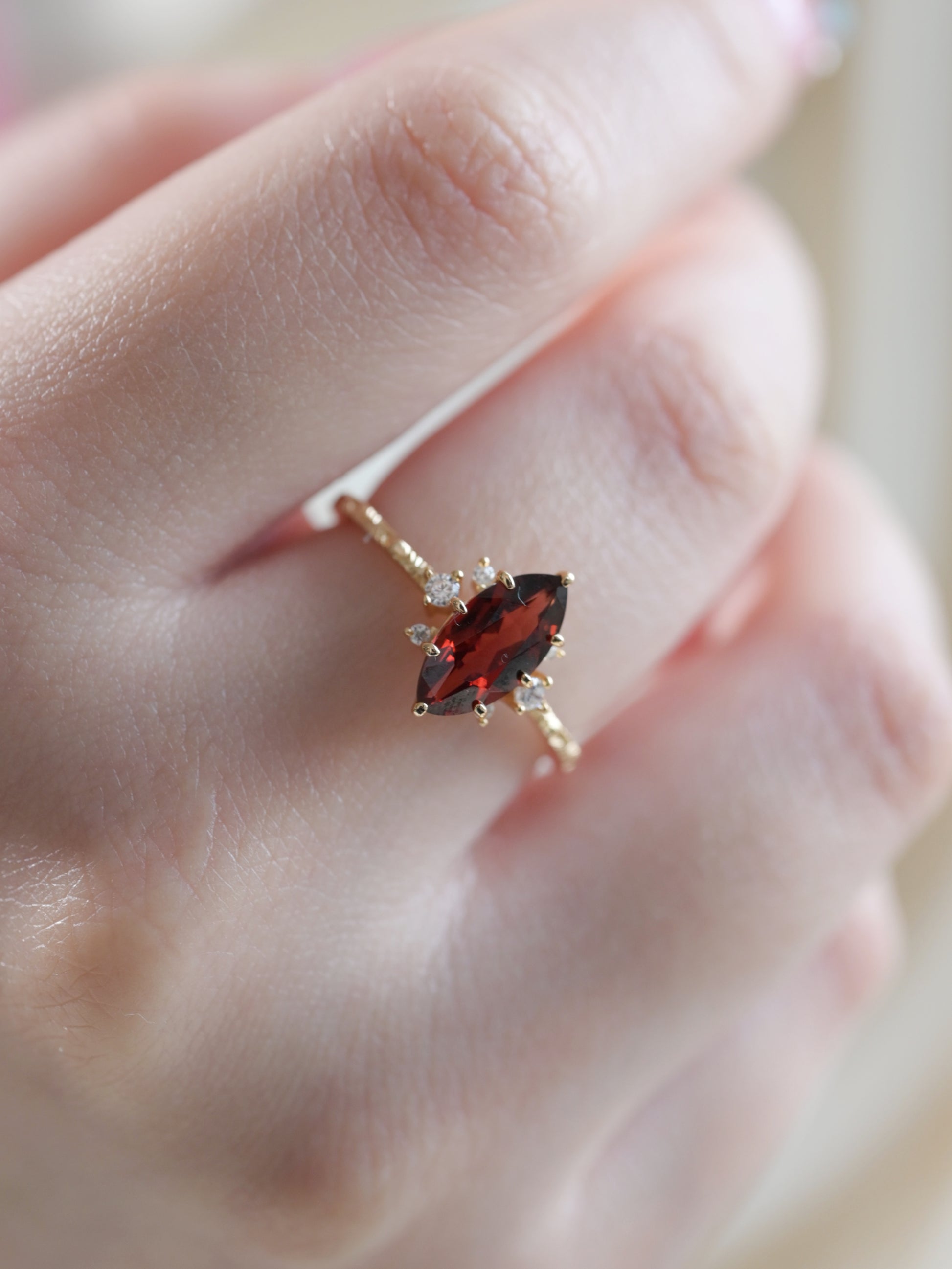 Bague vintage marquise en grenat vermeil