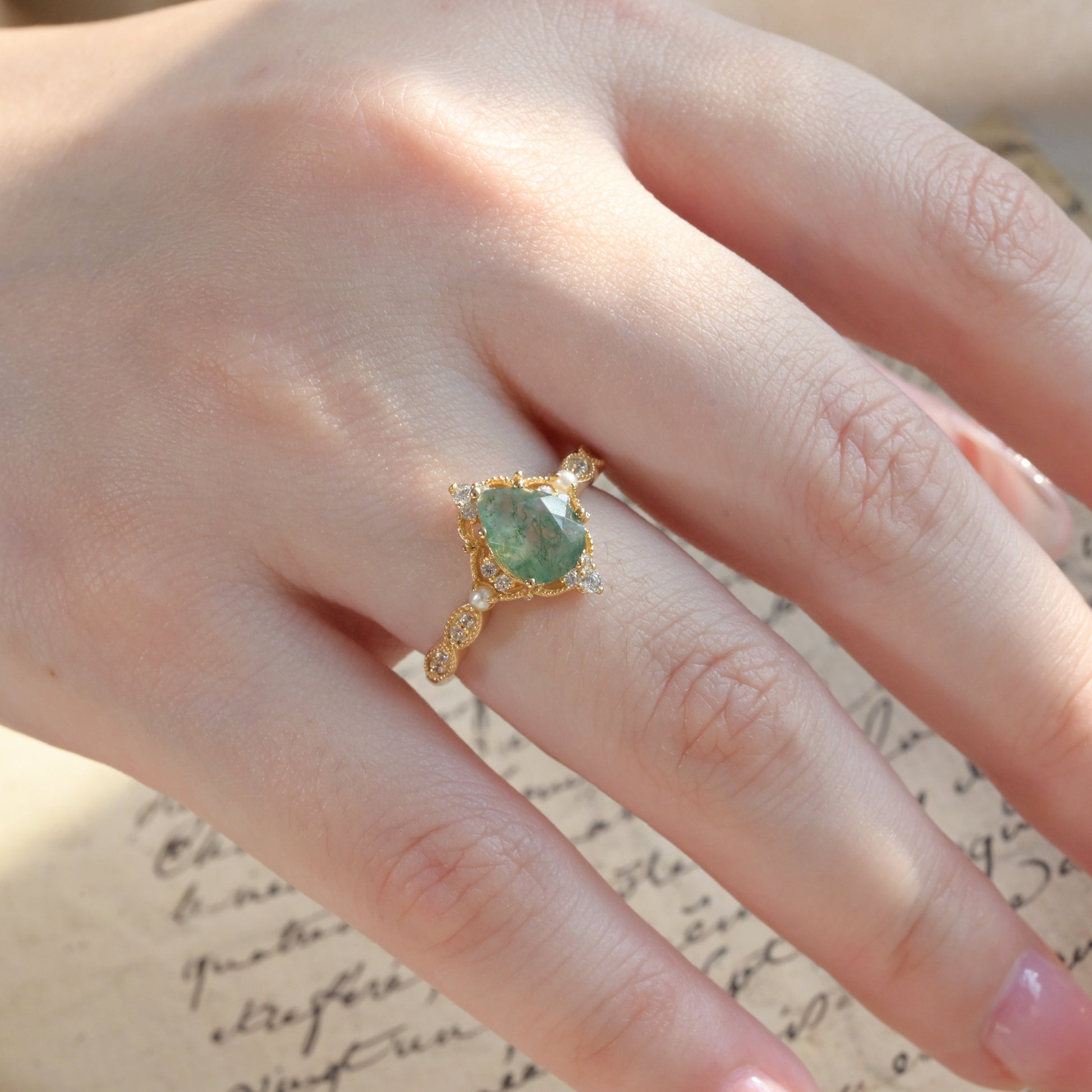 Vintage Birnenschliff Moosachat Perlenring