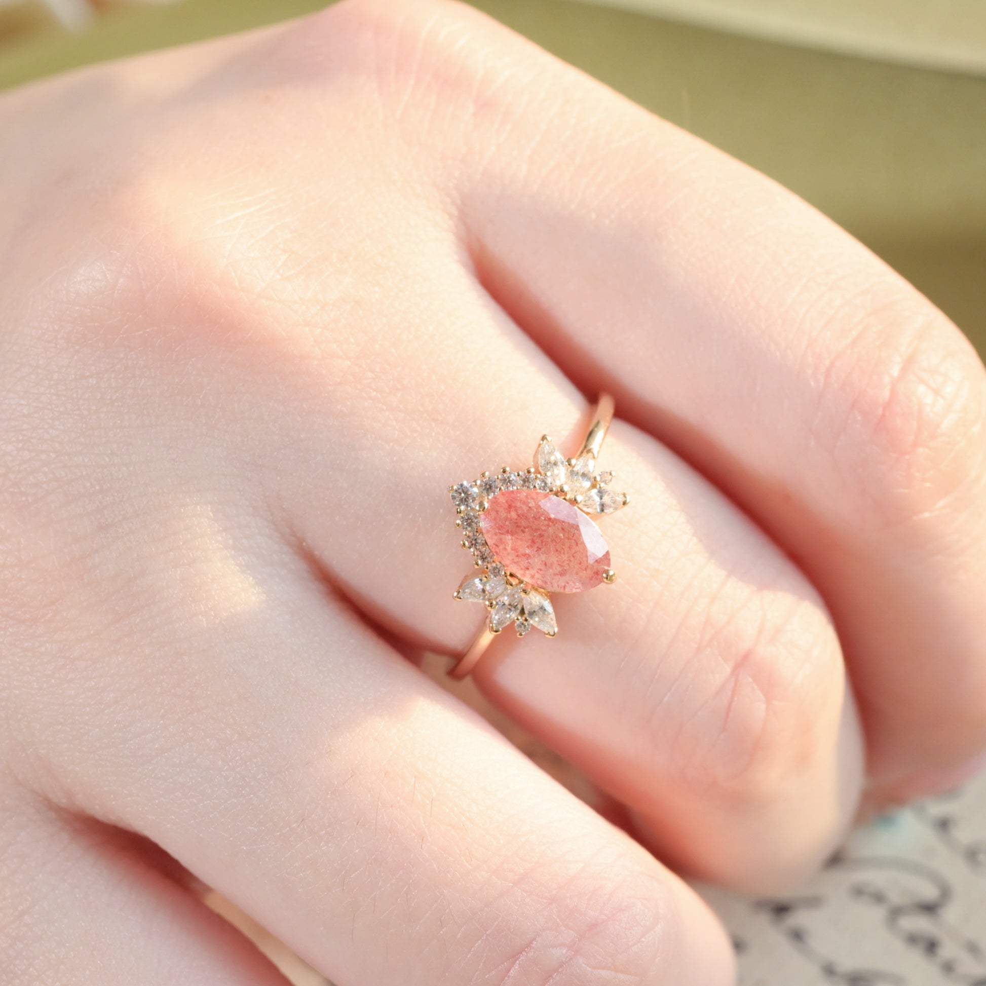 Anello Fioritura di Quarzo Fragola