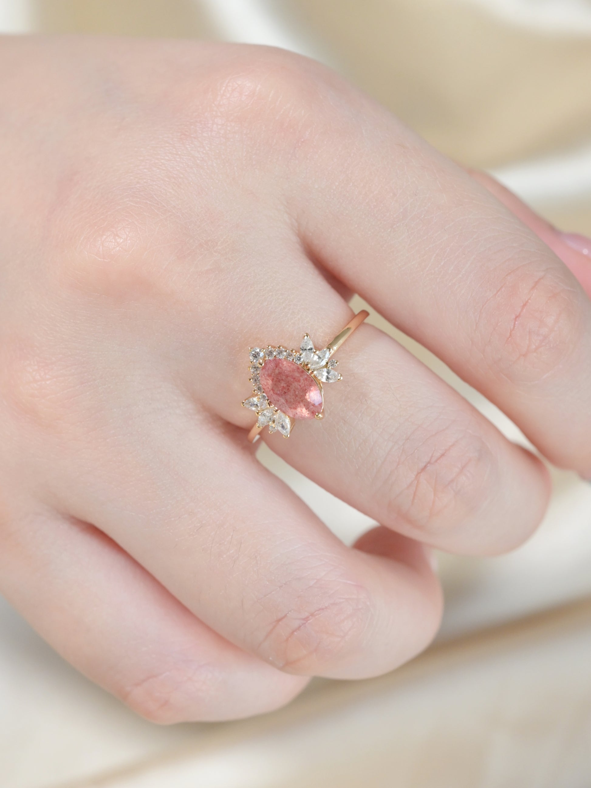 Anello Fioritura di Quarzo Fragola