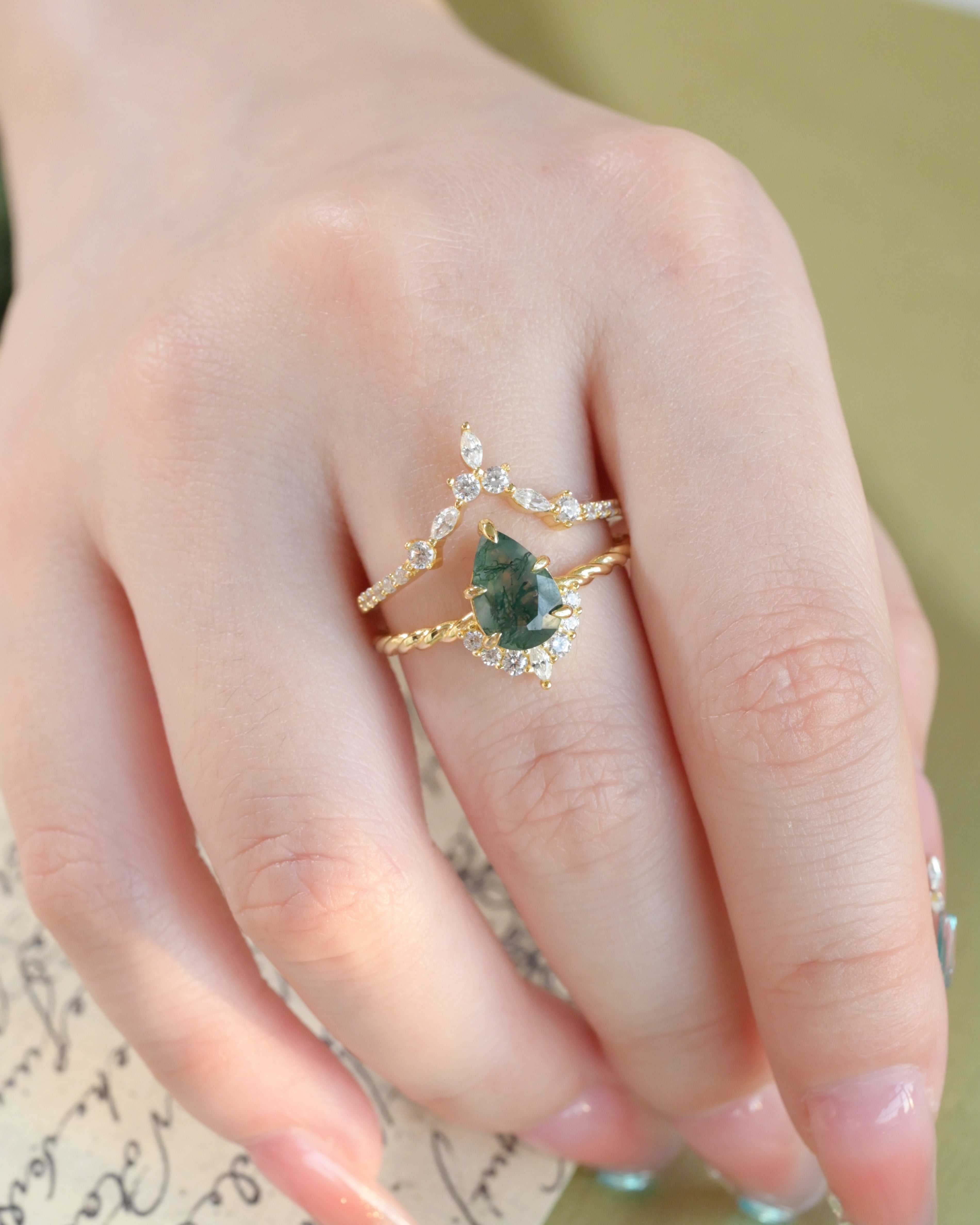 Conjunto de anillos apilables de ágata de musgo corte pera