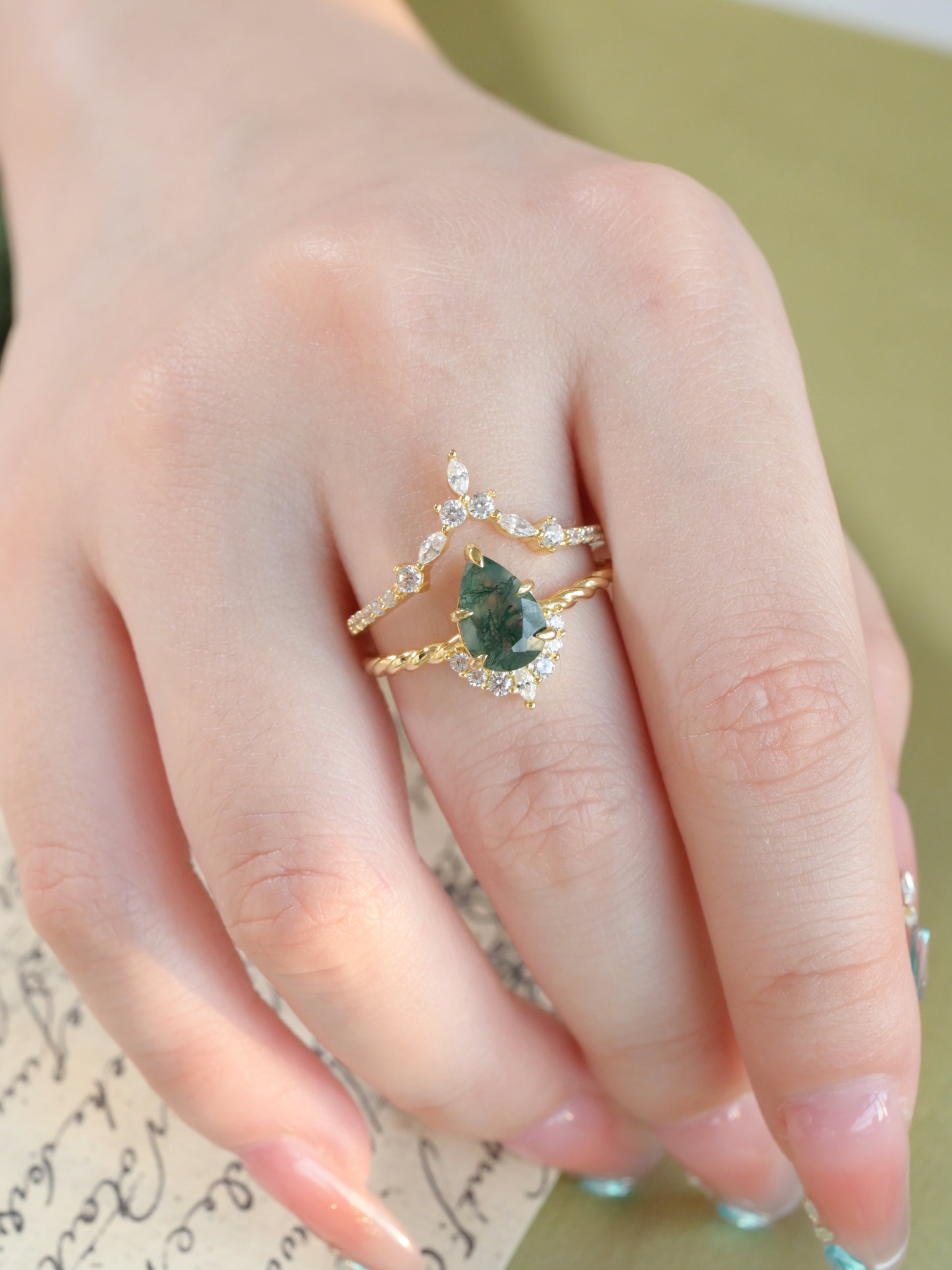 Conjunto de anillos apilables de ágata de musgo corte pera