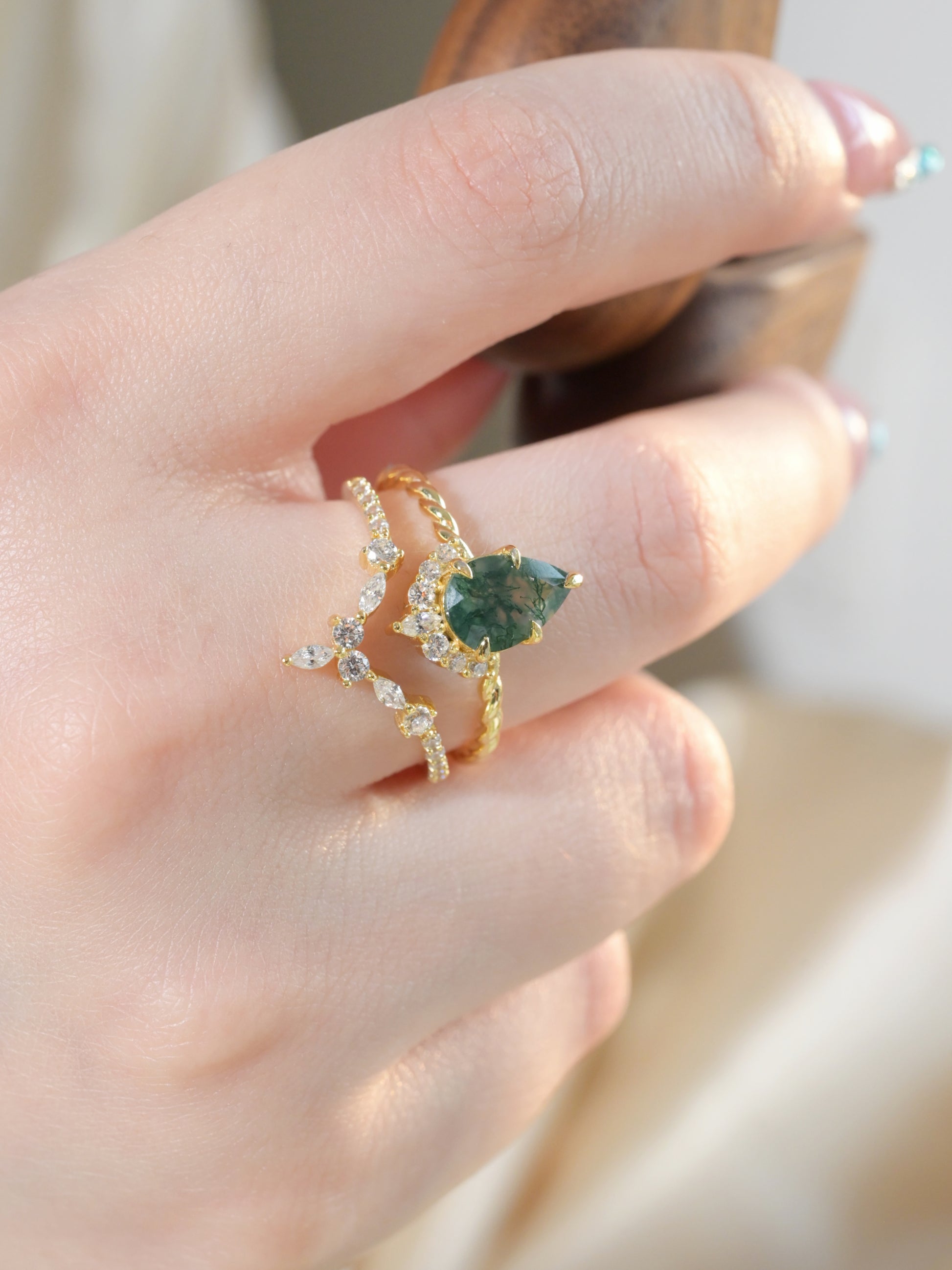 Conjunto de anillos apilables de ágata de musgo corte pera