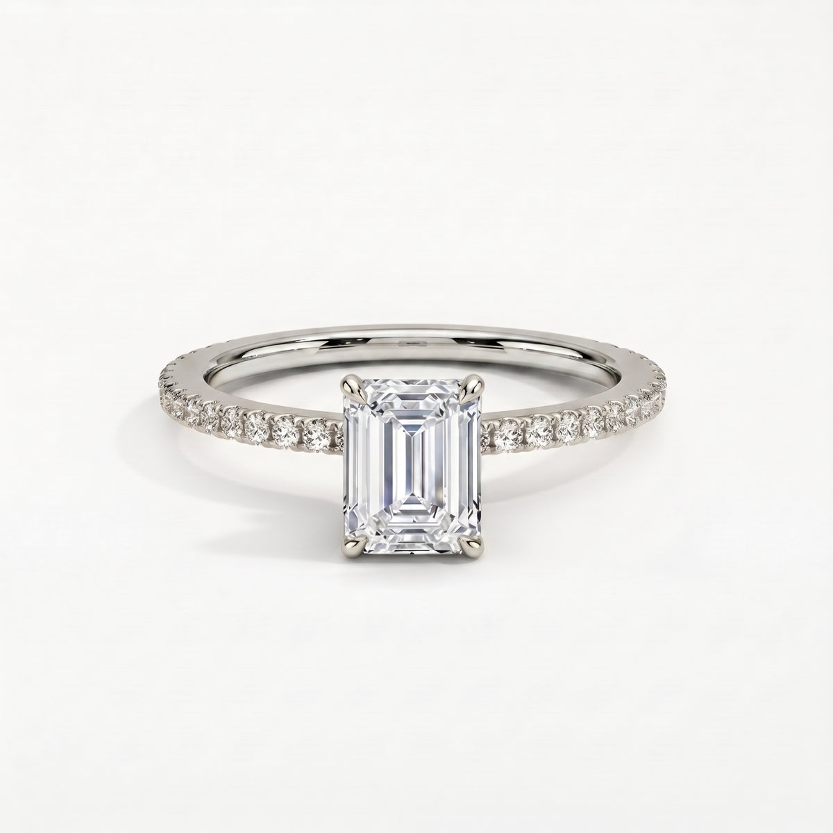 Bague Pavée Moissanite Taille Émeraude