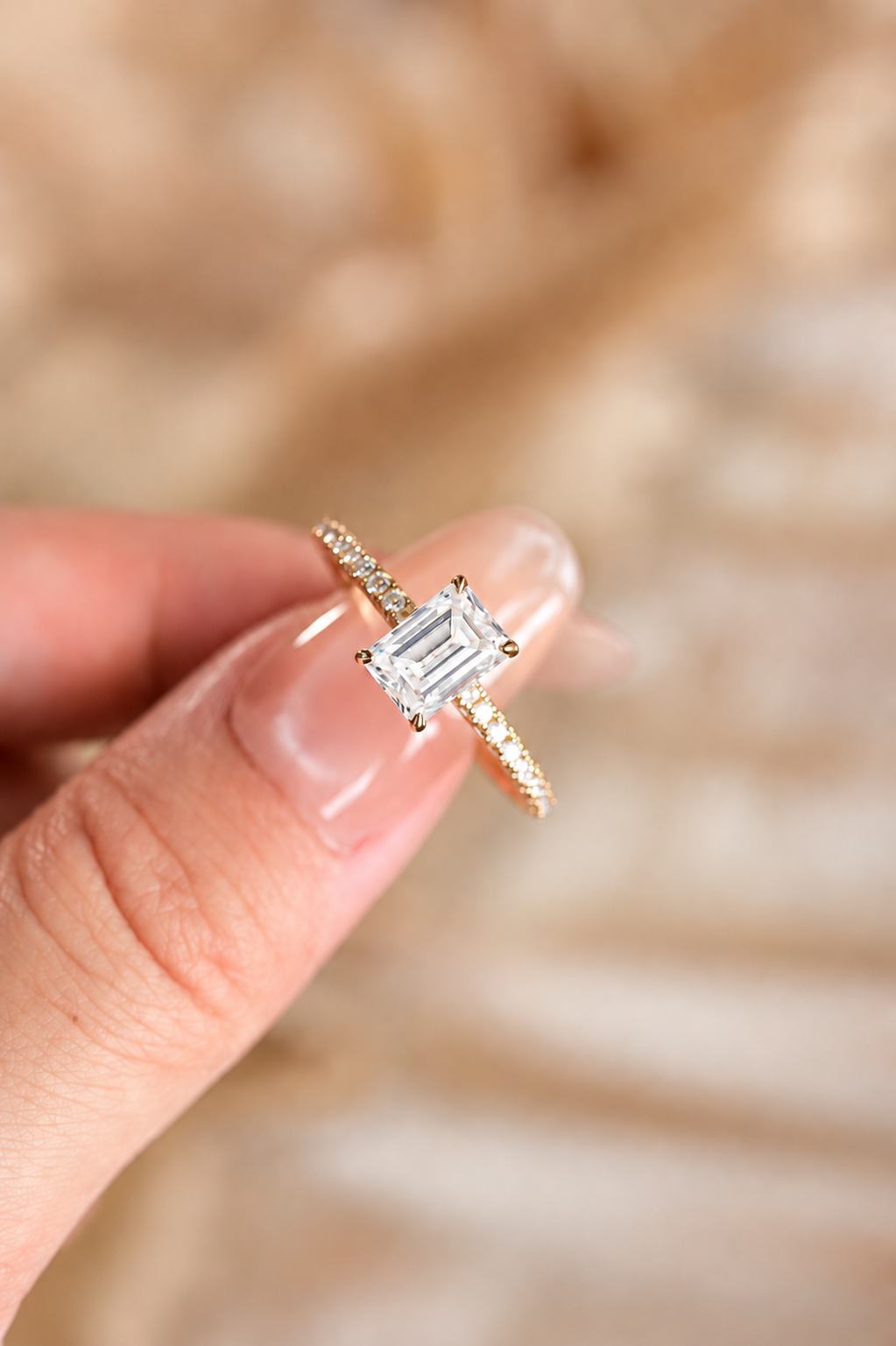 Bague Pavée Moissanite Taille Émeraude