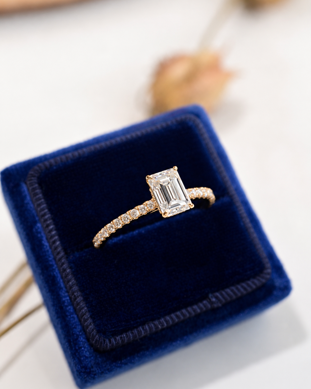 Bague Pavée Moissanite Taille Émeraude