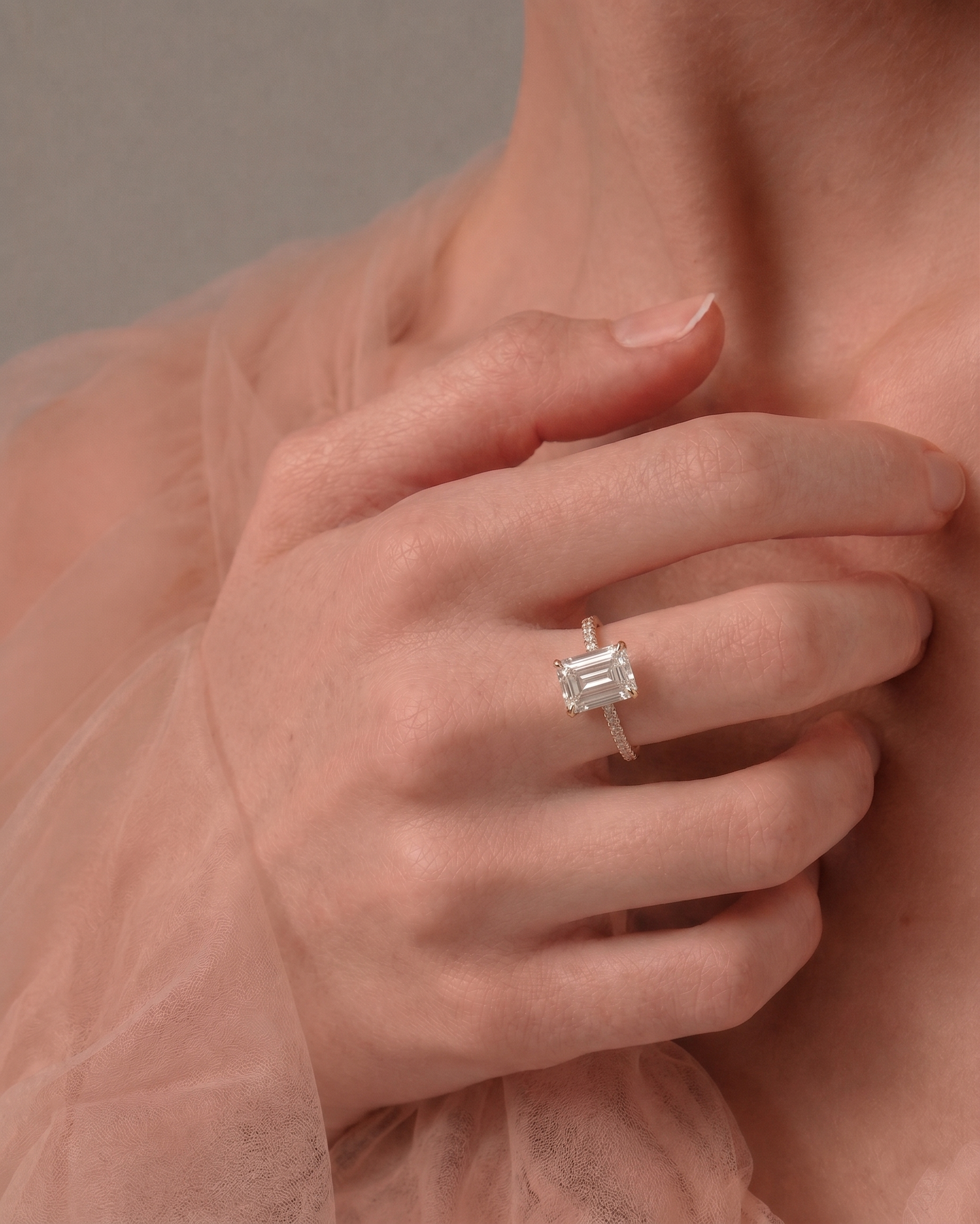 Bague Pavée Moissanite Taille Émeraude