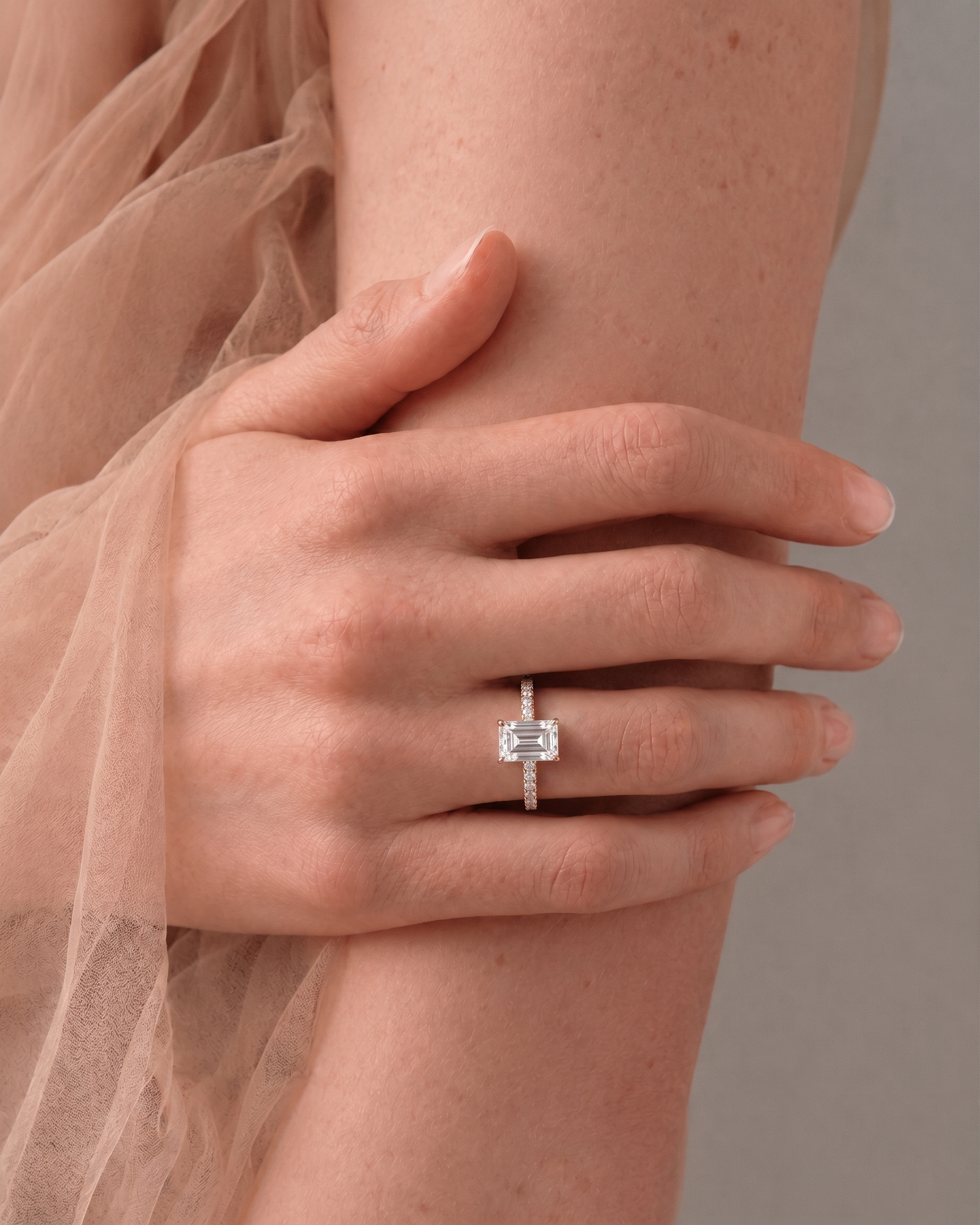 Bague Pavée Moissanite Taille Émeraude