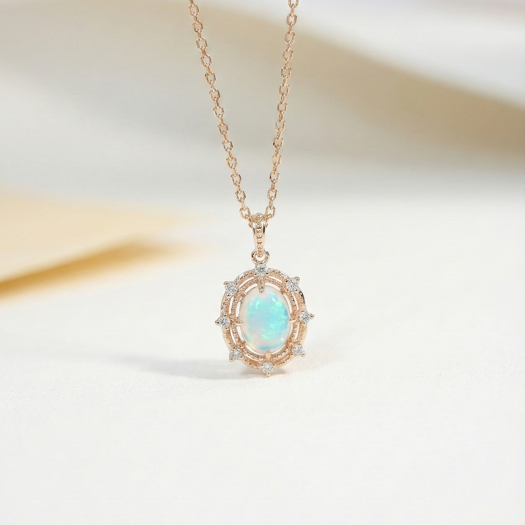 Pendentif ovale vintage en opale