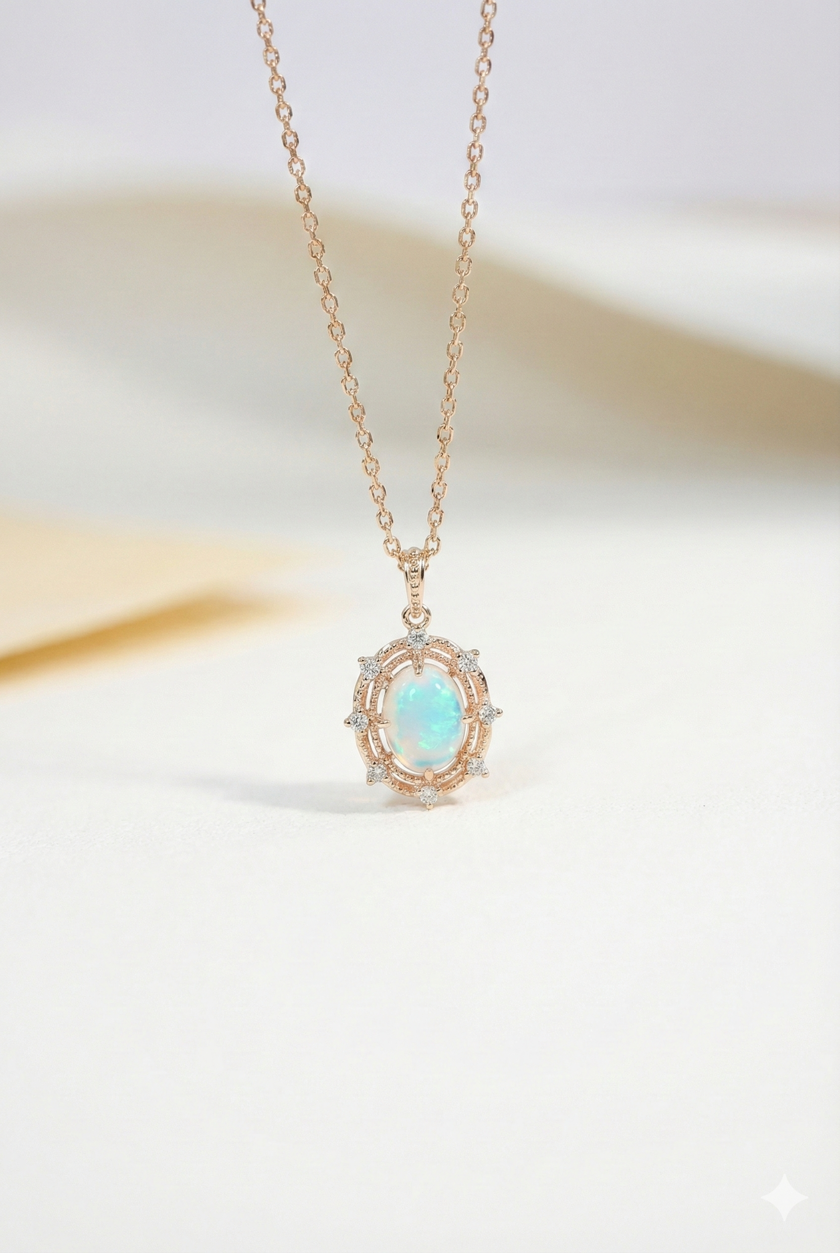 Pendentif ovale vintage en opale