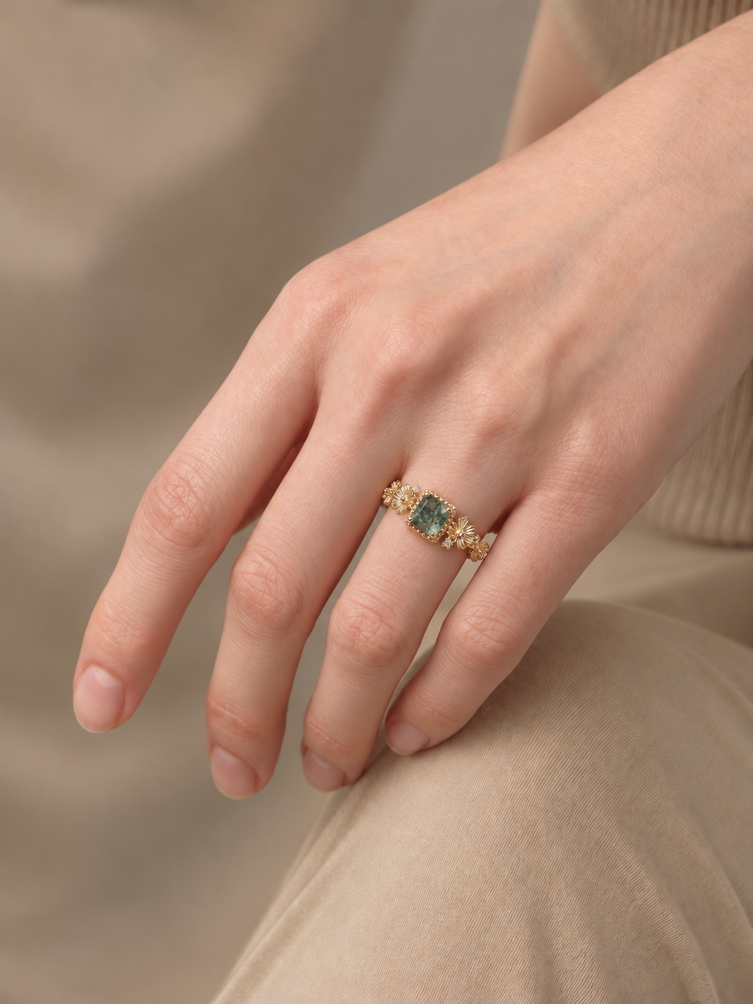 Vintage Square-Cut Moss Agate Floral Frame Ring