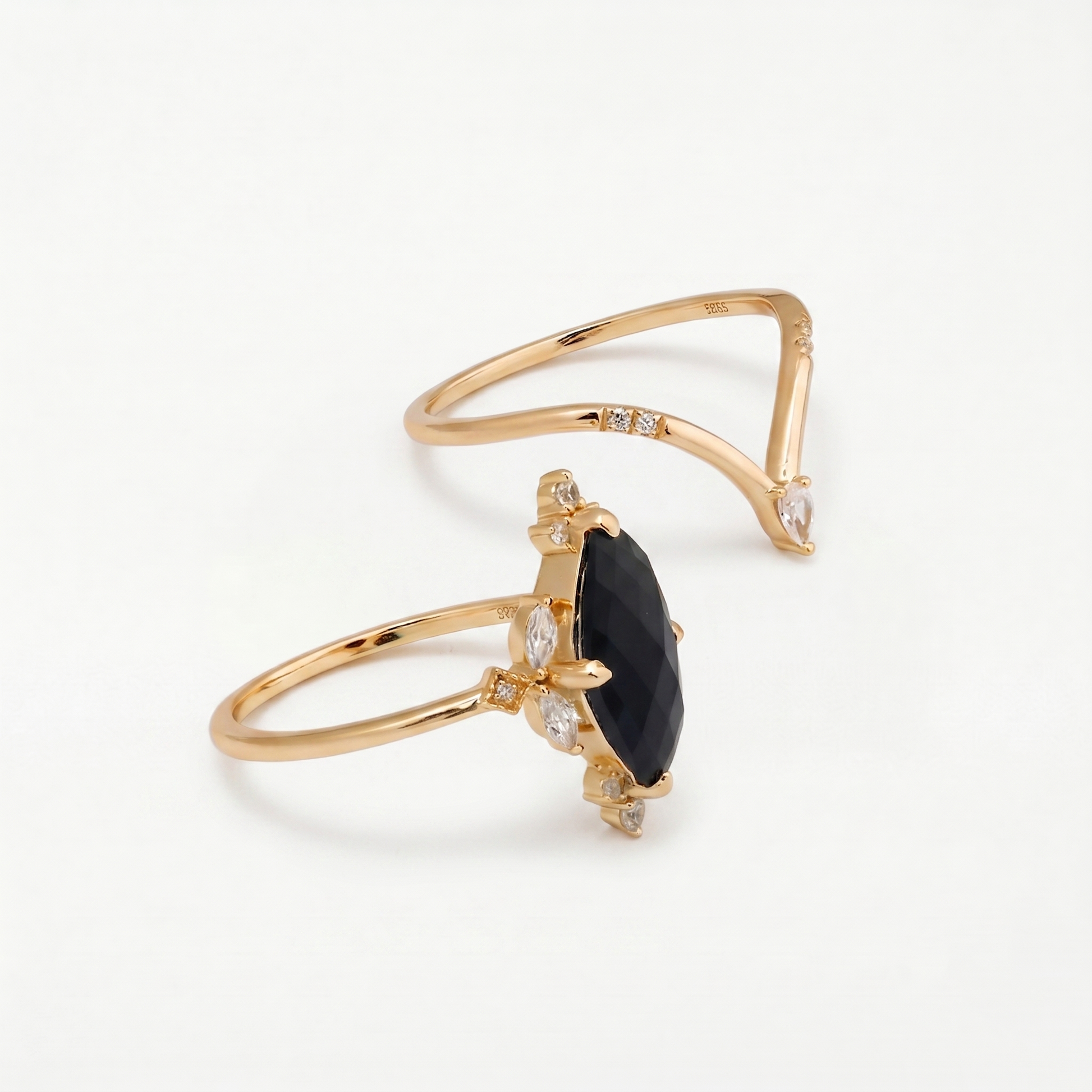 Set di anelli con corona marquise in onice