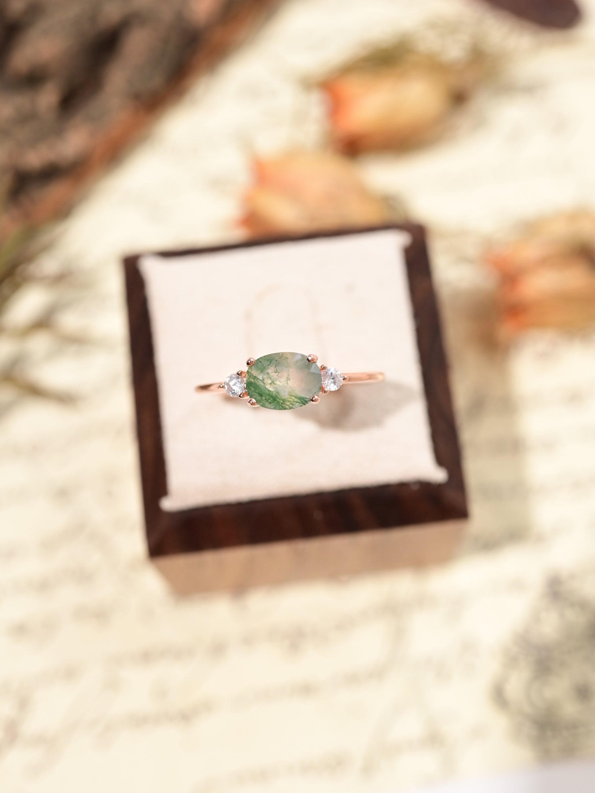 Anello trilogy con agata muschio ovale