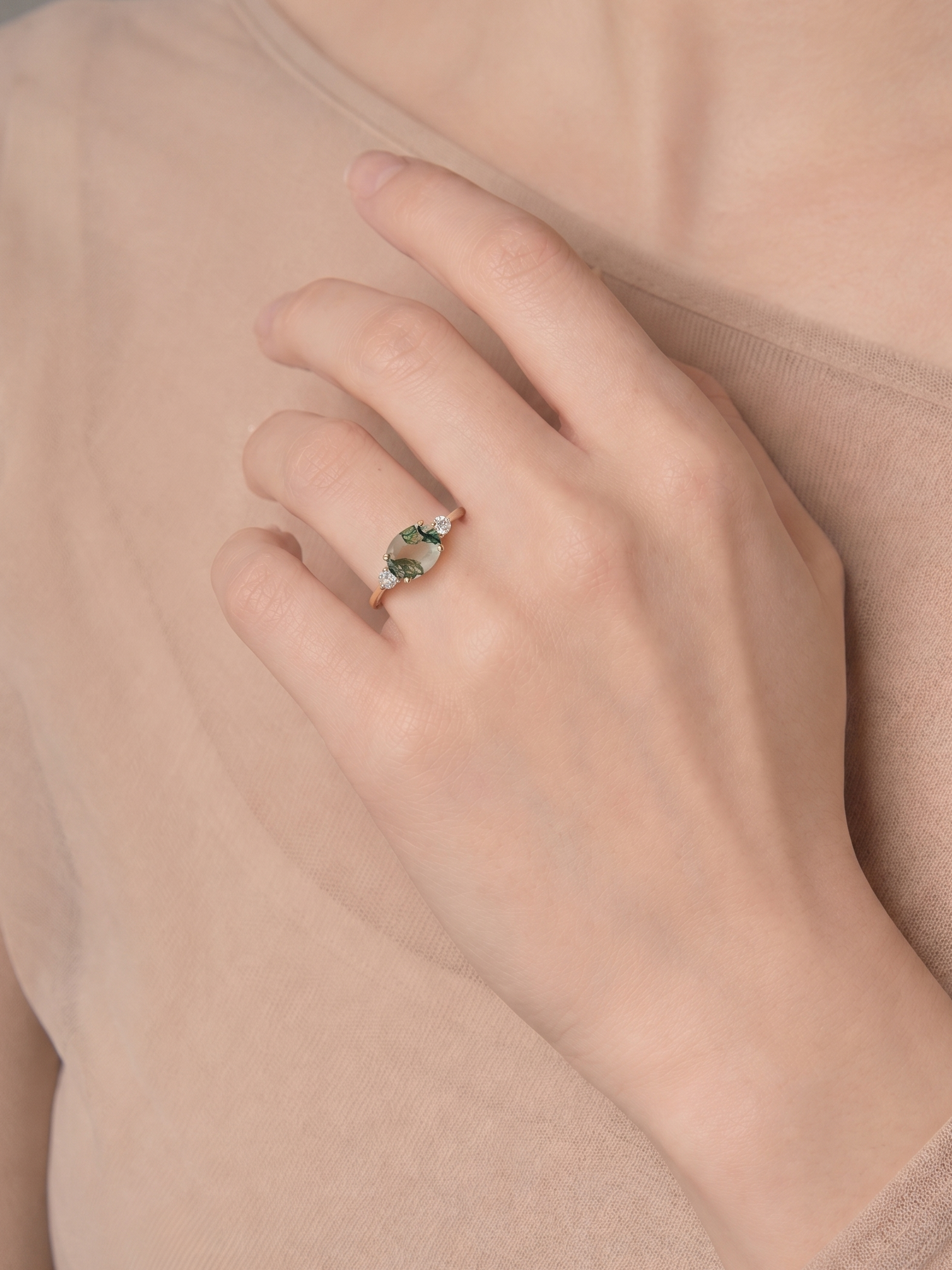 Anello trilogy con agata muschio ovale