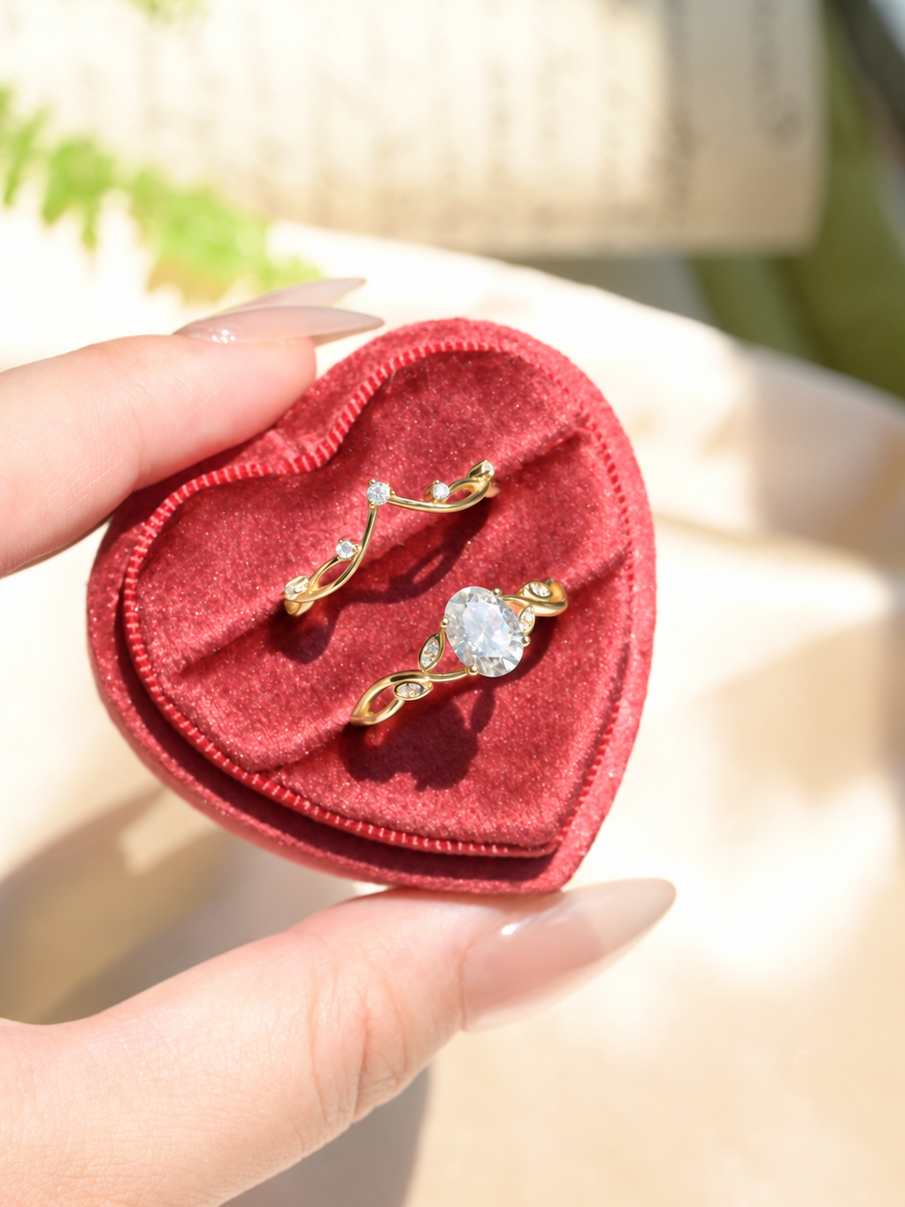 Oval-Cut Moissanite Vine Contour Ring Set