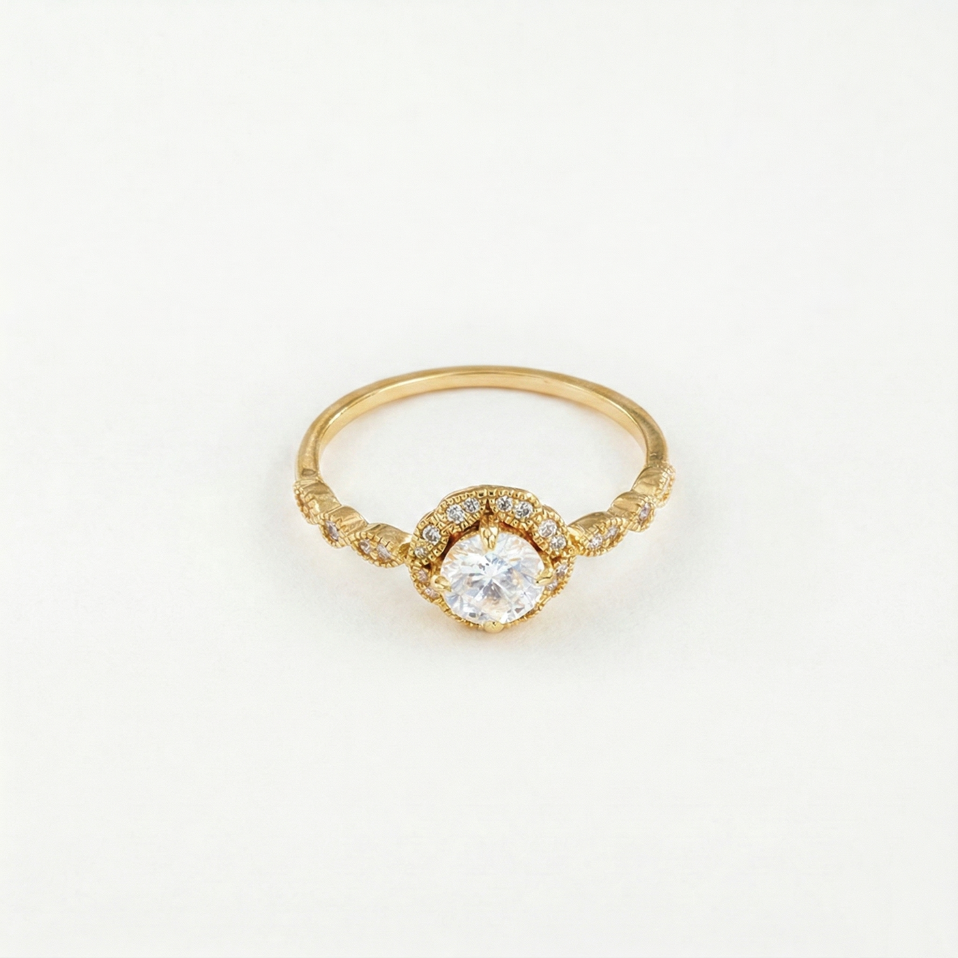 Runder Moissanit Vintage Halo Ring