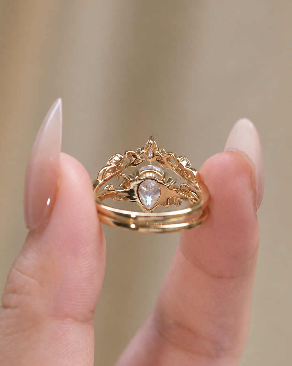 Vintage Pear-Cut Moissanite Tiara Ring Set