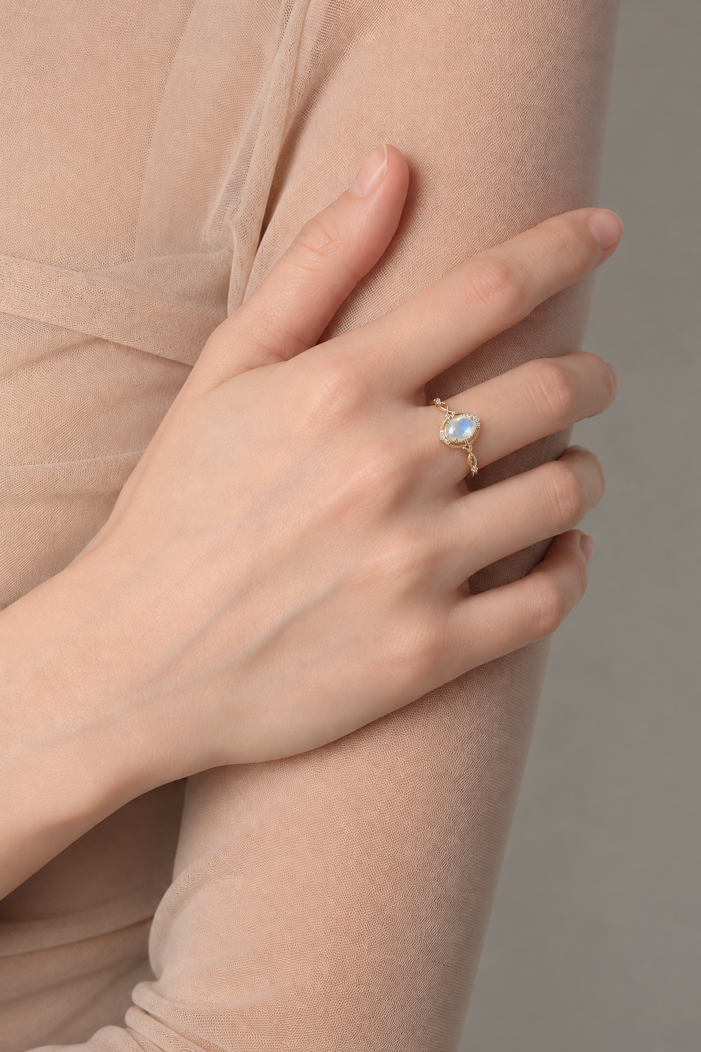 Vintage Oval-Cut Moonstone Botanical Openwork Ring in Solid Gold